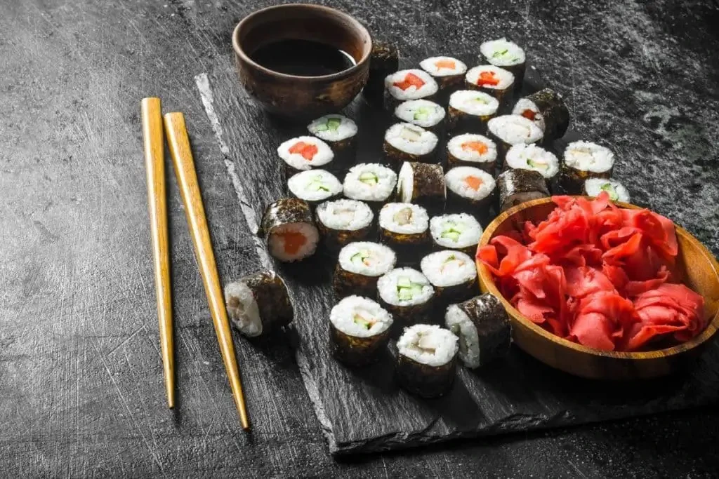 Gingembre accompagnant des makis